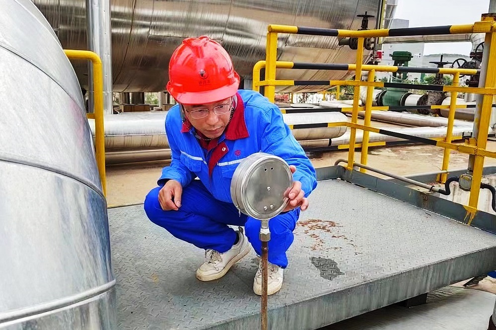 2021年度集团劳动模范、宜昌3377体育硫酸厂硫酸车间主任吴启国吴启国.jpg 2021年度集团劳动模范、宜昌3377体育硫酸厂硫酸车间主任吴启国吴启国.jpg